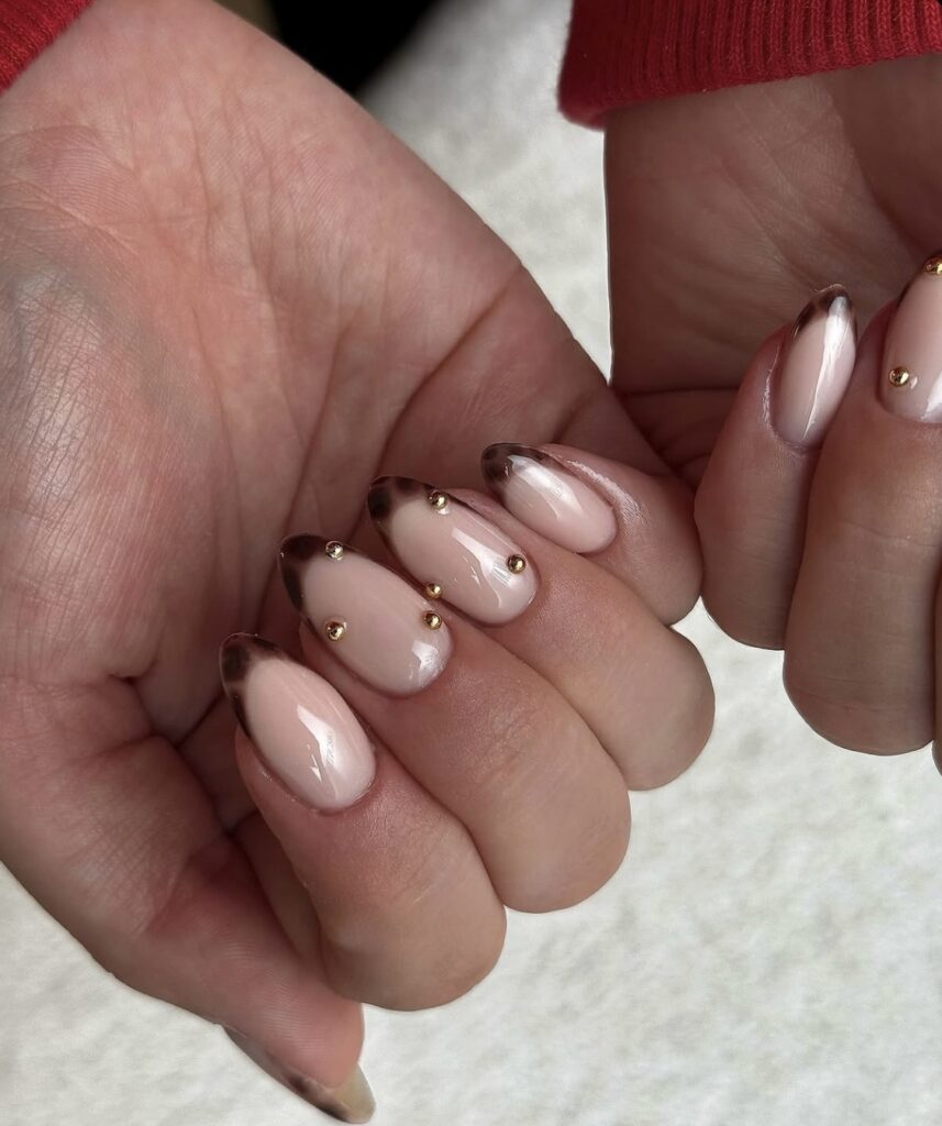 22 Cozy & Chic Autumn Nail Designs To Try This Fall