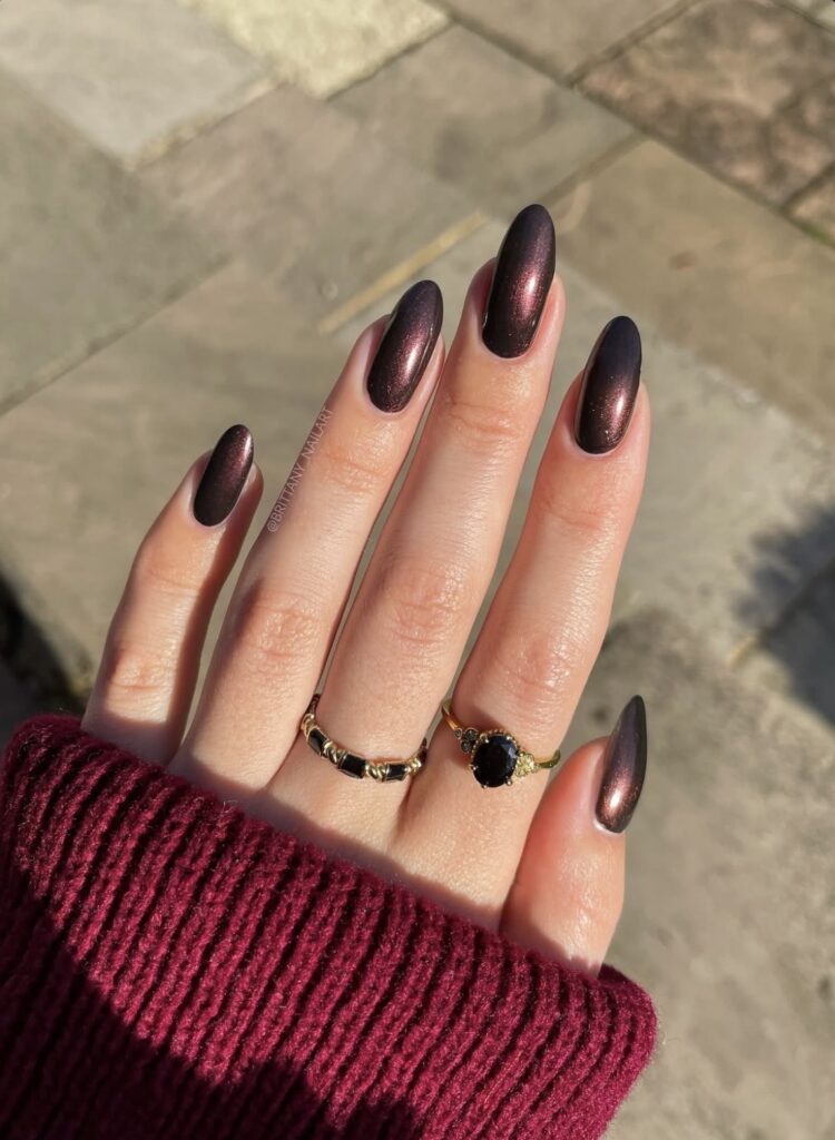 22 Cozy & Chic Autumn Nail Designs To Try This Fall