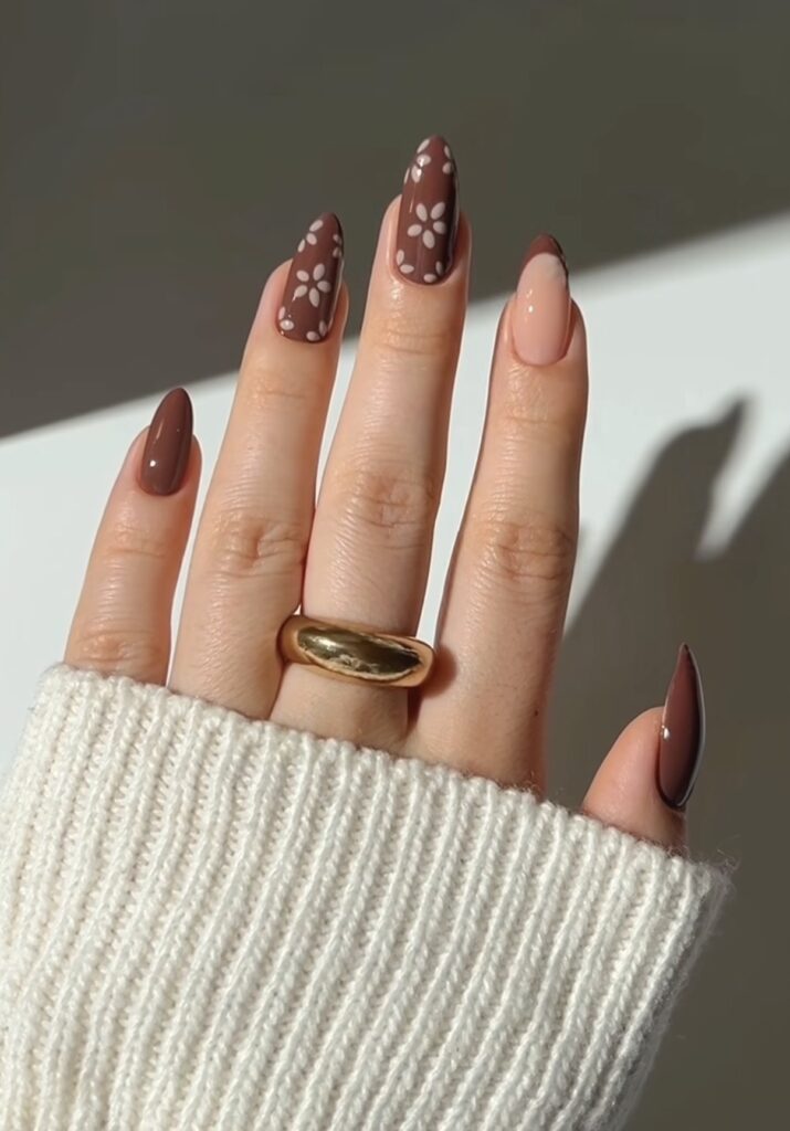 22 Cozy & Chic Autumn Nail Designs To Try This Fall