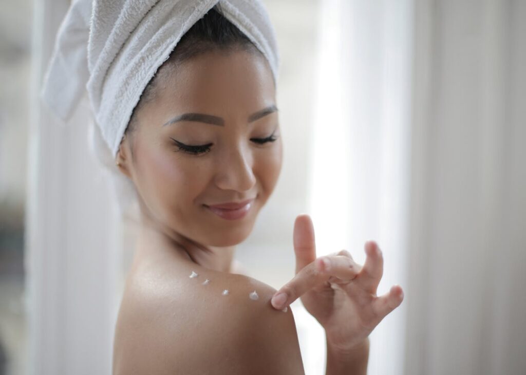 How To Get Prettier Naturally With Easy Beauty Hacks At Home How To Be Pretty Without Doing Too Much: 28 Beauty Hacks That Lowkey Eat