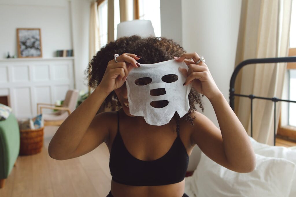How To Get Prettier Naturally With Easy Beauty Hacks At Home How To Be Pretty Without Doing Too Much: 28 Beauty Hacks That Lowkey Eat